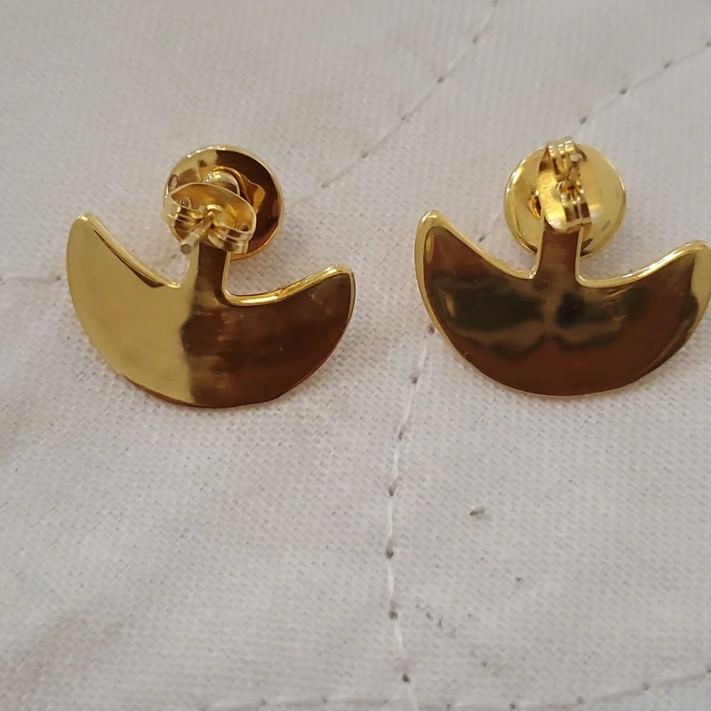 Phoenix Tribe Gold and White Howlite Earrings - Picture 3 of 3